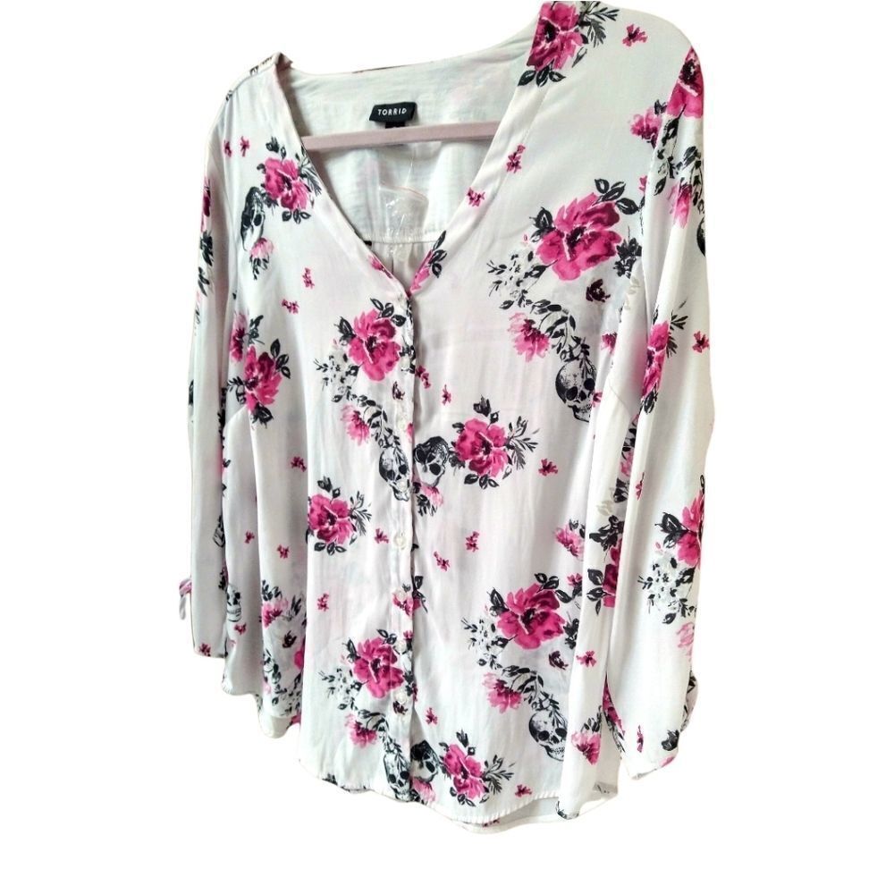 TORRID Size large v-neck tie -up longsleeve sheer floral Skull detail blouse - Picture 5 of 14